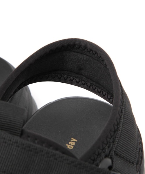 studio CLIP（スタディオクリップ）の「軽量カバースポーツサンダル（サンダル・レディース・ブラック/アイボリー・MEDIUM/LARGE）」の12枚目の写真