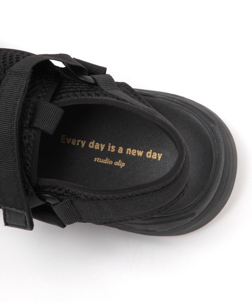 studio CLIP（スタディオクリップ）の「軽量カバースポーツサンダル（サンダル・レディース・ブラック/アイボリー・MEDIUM/LARGE）」の10枚目の写真