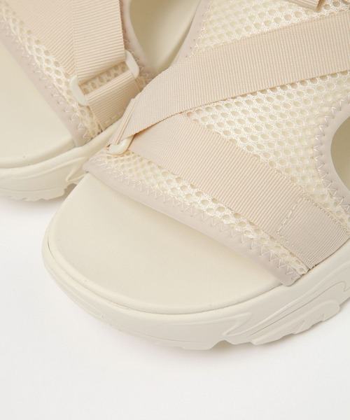 studio CLIP（スタディオクリップ）の「軽量カバースポーツサンダル（サンダル・レディース・ブラック/アイボリー・MEDIUM/LARGE）」の9枚目の写真