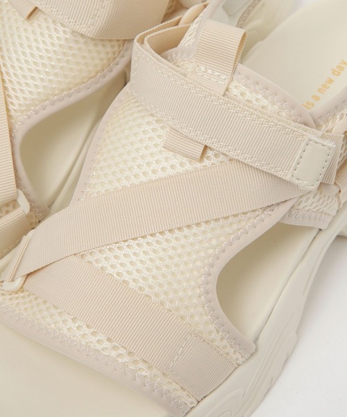 studio CLIP（スタディオクリップ）の「軽量カバースポーツサンダル（サンダル・レディース・ブラック/アイボリー・MEDIUM/LARGE）」の8枚目の写真