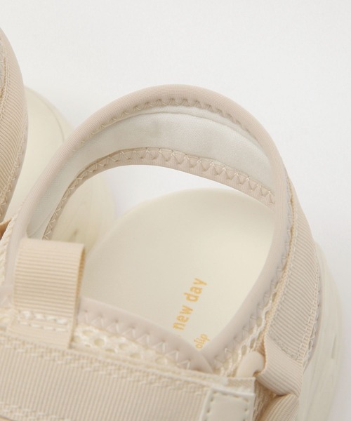 studio CLIP（スタディオクリップ）の「軽量カバースポーツサンダル（サンダル・レディース・ブラック/アイボリー・MEDIUM/LARGE）」の7枚目の写真