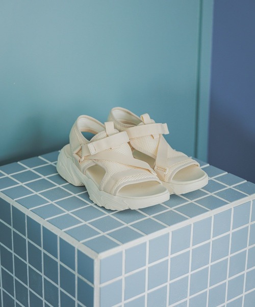 studio CLIP（スタディオクリップ）の「軽量カバースポーツサンダル（サンダル・レディース・ブラック/アイボリー・MEDIUM/LARGE）」の22枚目の写真