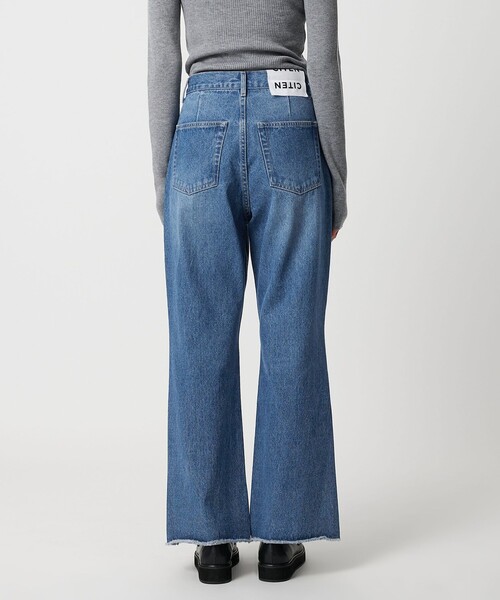 CITEN(シテン)の「<CITEN>エッセンシャルフレアデニム(デニムパンツ・レディース・ブラック/ライトブルー・S/M/L)」の9枚目の写真