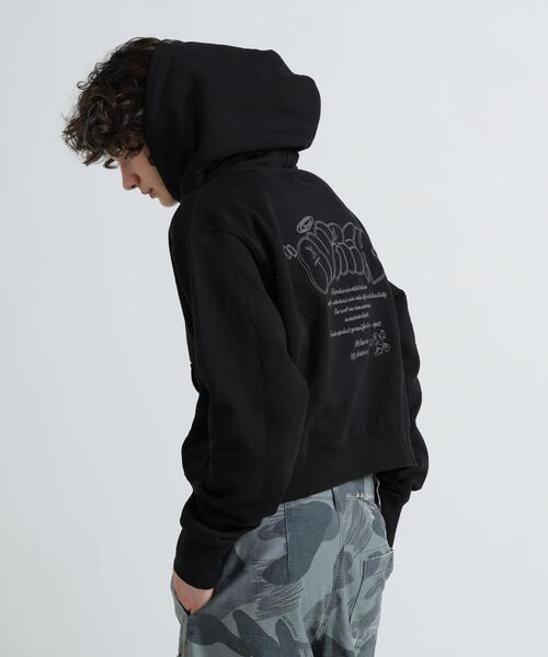 直営店限定》GRAFFITI EMBROIDERY PARKA/グラフィティ刺繍パーカー