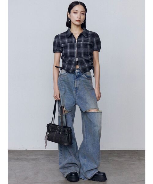 EMODA（エモダ）の「チャームベルトショルダーバッグ（ショルダーバッグ・レディース・ブラウン/ブラック・FREE）」の4枚目の写真