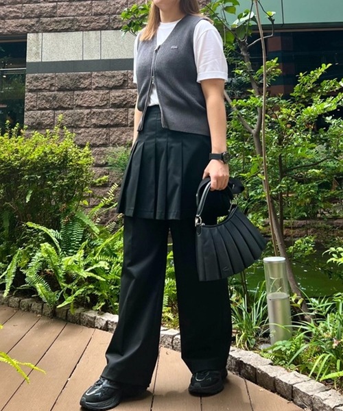 LACOSTE(ラコステ)の「ジップアップニットベスト(ベスト・レディース・グレー/オフホワイト・40/38/36/34)」の5枚目の写真