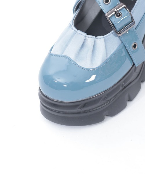 axes femme POETIQUE（アクシーズファムポエティック）の「ベルトデザイン厚底シューズ（パンプス・レディース・グレー/ブラック・LARGE/MEDIUM）」の18枚目の写真