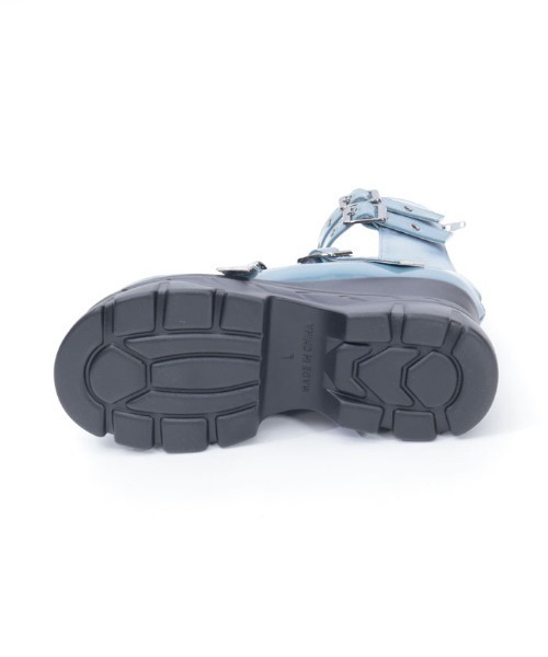 axes femme POETIQUE（アクシーズファムポエティック）の「ベルトデザイン厚底シューズ（パンプス・レディース・グレー/ブラック・LARGE/MEDIUM）」の4枚目の写真