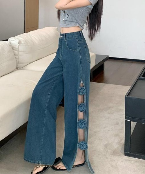 FAVORITO(ファヴォリート)の「フラワースリットデニムワイドパンツ(デニムパンツ・レディース・ブルー・XL/L/M)」の13枚目の写真