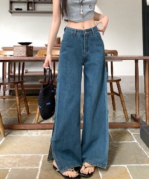 FAVORITO(ファヴォリート)の「フラワースリットデニムワイドパンツ(デニムパンツ・レディース・ブルー・XL/L/M)」の5枚目の写真