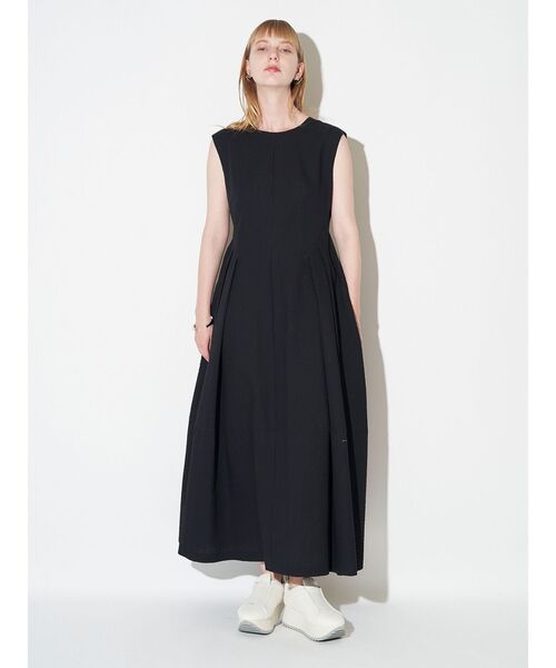 ELENDEEK（エレンディーク）の「フォルムシルエットワンピース（ワンピース・レディース・マスタード/ブラック・01/02）」の17枚目の写真