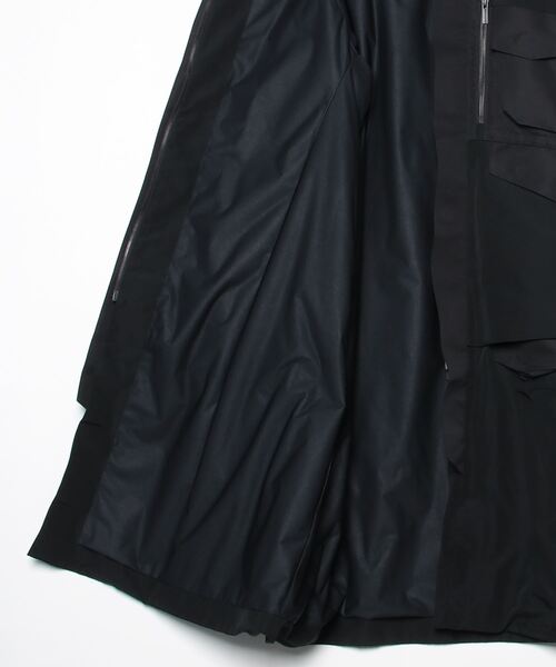 WHITE MOUNTAINEERING(ホワイトマウンテニアリング)の「White Mountaineering WINDSTOPPER COAT (BK2573203)(その他アウター・メンズ・ブラック・2)」の3枚目の写真