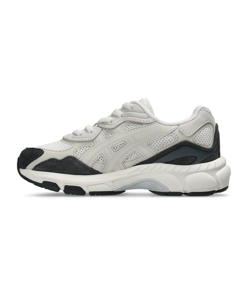 ASICS(アシックス)の「GEL-NYC PS / ゲルエヌワイシー ピーエス(スニーカー・キッズ・ホワイト×グレー・17.5/18.5/21/19.5/20/22/17)」の4枚目の写真