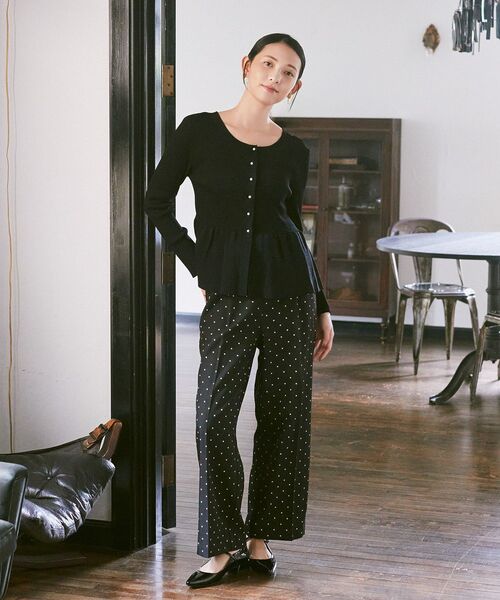 earth music&ecology（アースミュージックアンドエコロジー）の「【2025AW/主役トップス/パールボタン】ペプラムニットカーディガン（ニット/セーター・レディース・ボルドー/ピンク/ブラック・FREE）」の14枚目の写真