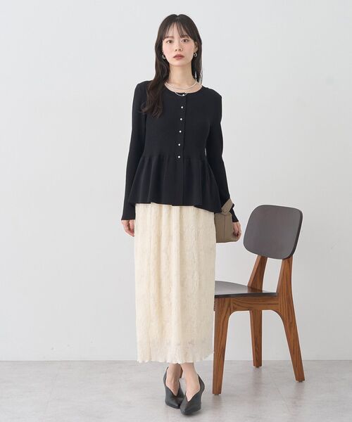 earth music&ecology（アースミュージックアンドエコロジー）の「【2025AW/主役トップス/パールボタン】ペプラムニットカーディガン（ニット/セーター・レディース・ボルドー/ピンク/ブラック・FREE）」の18枚目の写真