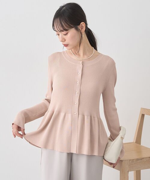 earth music&ecology（アースミュージックアンドエコロジー）の「【2025AW/主役トップス/パールボタン】ペプラムニットカーディガン（ニット/セーター・レディース・ボルドー/ピンク/ブラック・FREE）」の21枚目の写真