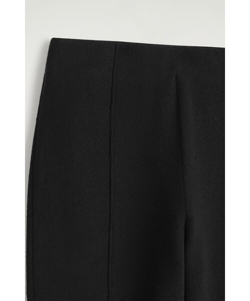 COS(コス)の「ニットストレートレッグトラウザーズ(その他パンツ・レディース・ブラック・S/M/L/XS)」の7枚目の写真