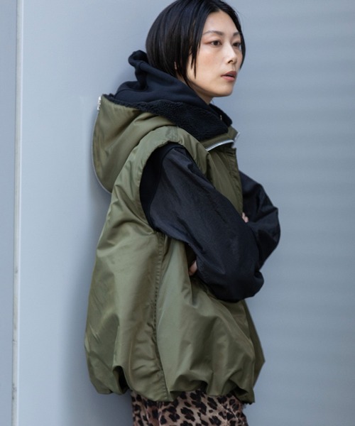 Munich(ミューニック)の「ナイロンツイル×シープボアバルーンフライトベスト(その他アウター・レディース・ブラック/カーキ/キャメル・FREE)」の22枚目の写真