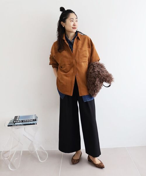 le.coeur blanc（ルクールブラン）の「合皮ポケットオーバーシャツ（シャツ/ブラウス・レディース・キャメル/ベージュ・38）」の6枚目の写真