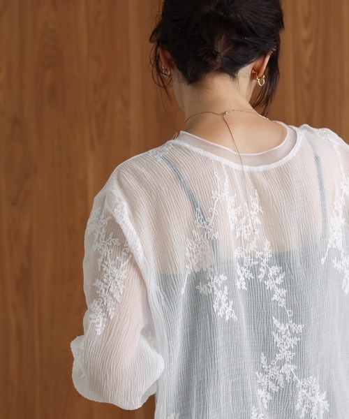 Bou Jeloud(ブージュルード)の「刺しゅうプルオーバー(その他トップス・レディース・ブラック/オフホワイト・FREE)」の13枚目の写真