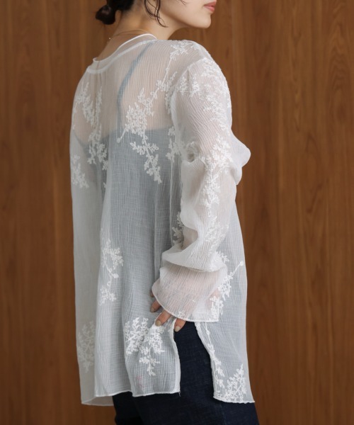 Bou Jeloud(ブージュルード)の「刺しゅうプルオーバー(その他トップス・レディース・ブラック/オフホワイト・FREE)」の8枚目の写真