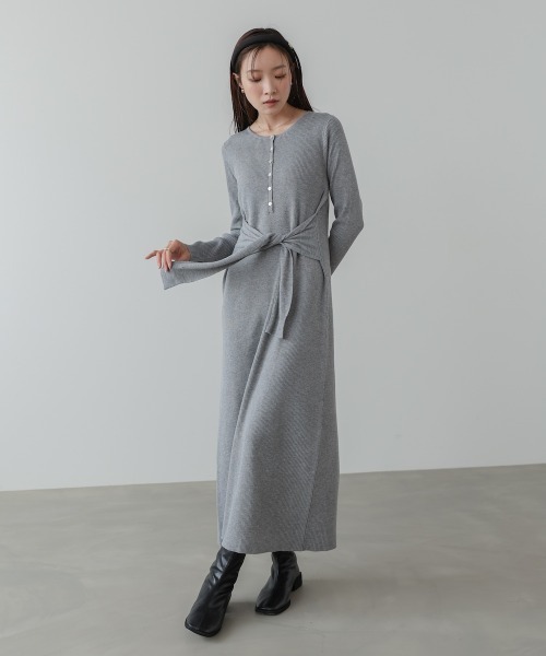Bab（バブ）の「【選べるサイズ展開】レイヤード風ウエスト結びリブニットワンピース（ワンピース・レディース・グレー/ブラック/モカ・S/M/L）」の17枚目の写真