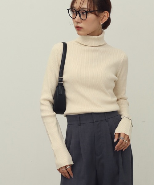 NOGLE（ノグル）の「【NOGLE/ノグル】リブタートルニット（ニット/セーター・レディース・ブラック系/イエロー/ライトグレー/ブラウン/レッド/アイボリー/ブラック/グレイッシュベージュ/オリーブ/グレー/アイボリー系/ブルー・FREE）」の2枚目の写真
