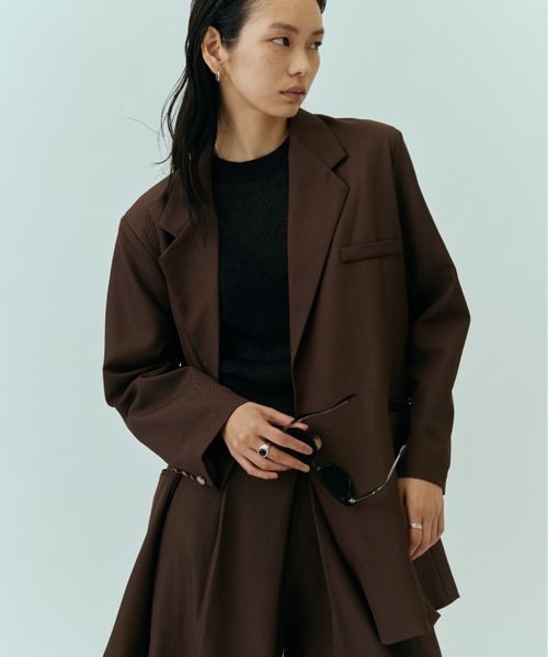 DRWCYS（ドロシーズ）の「バックスリットテーラーJK（テーラードジャケット・レディース・グレー/ブラウン/ベージュ・FREE）」の2枚目の写真