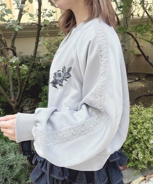 F i.n.t（フィント）の「バックローズ刺繍サテンブルゾン（ブルゾン