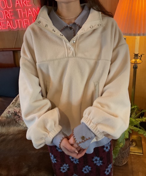 Unitage（ユニテージ）の「ハーフ釦フリーストップス（スウェット・レディース・アイボリー/ブラウン・FREE）」の5枚目の写真