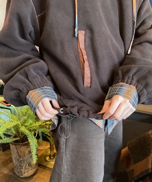 Unitage（ユニテージ）の「ハーフ釦フリーストップス（スウェット・レディース・アイボリー/ブラウン・FREE）」の17枚目の写真