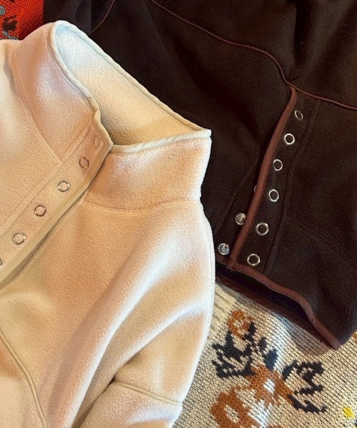 Unitage（ユニテージ）の「ハーフ釦フリーストップス（スウェット・レディース・アイボリー/ブラウン・FREE）」の22枚目の写真