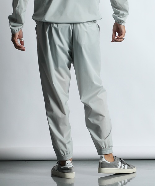 The DUFFER of ST.GEORGE（ザダファーオブセントジョージ）の「〔BLACK LABEL〕PERTEX SHIELD LIGHT SHELL PANTS：セットアップ 2層構造パーテックス ライトシェルパンツ（その他パンツ・メンズ・シルバーグレー/ブラック・MEDIUM/LARGE/X-LARGE）」の10枚目の写真