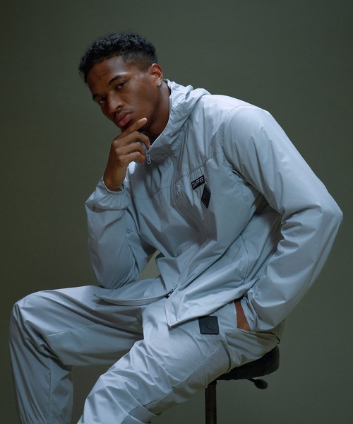 The DUFFER of ST.GEORGE（ザダファーオブセントジョージ）の「〔BLACK LABEL〕PERTEX SHIELD LIGHT SHELL PANTS：セットアップ 2層構造パーテックス ライトシェルパンツ（その他パンツ・メンズ・シルバーグレー/ブラック・MEDIUM/LARGE/X-LARGE）」の8枚目の写真