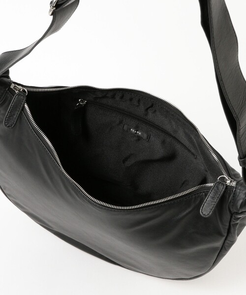 BEAMS（ビームス）の「ハーフムーン レザーバッグ（トートバッグ・メンズ・ブラック・ONE SIZE）」の8枚目の写真