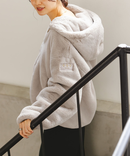 にゃんこ様　美品レッキス（ラビット）＋✨♦新品未使用タトラスブルゾンの2点 タトラス レディース ダウン TATRAS ブランド ダウンコート