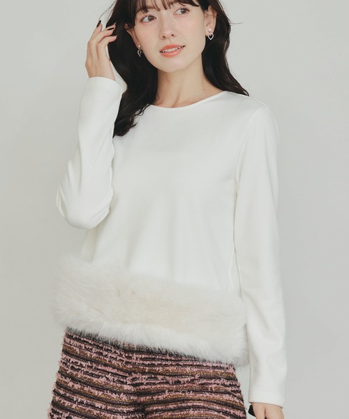PICCIN PERLA(ピッチンペルラ)の「裾フェイクファー切り替えプルオーバー(Tシャツ/カットソー・レディース・オフホワイト/サックスブルー/ブラック・M)」の1枚目の写真