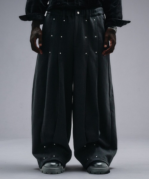 ANDER HUNK（アンダーハンク）の「Super Buggy Pleats Sweat Pants / スーパーバギープリーツスウェットパンツ（スウェットパンツ・メンズ・ブラック/カーキ・LARGE/SMALL/MEDIUM）」の2枚目の写真