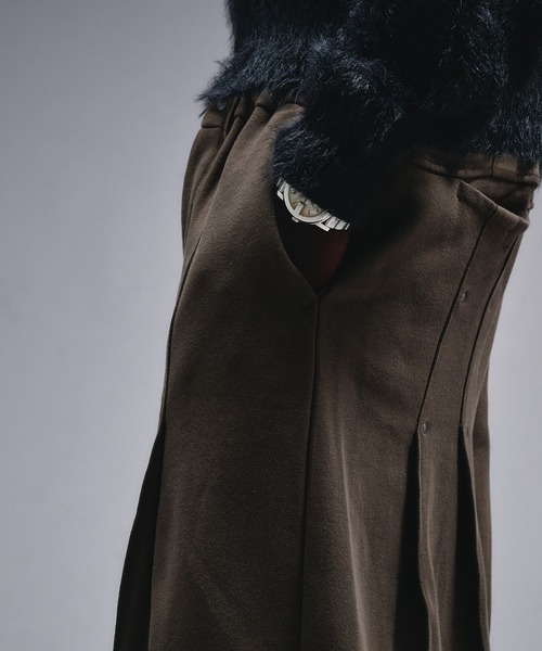 ANDER HUNK（アンダーハンク）の「Super Buggy Pleats Sweat Pants / スーパーバギープリーツスウェットパンツ（スウェットパンツ・メンズ・ブラック/カーキ・LARGE/SMALL/MEDIUM）」の6枚目の写真