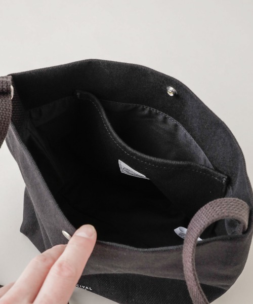 ORCIVAL(オーシバル)の「ORCIVAL/SHOULDER POUCH MEDIUM(ショルダーバッグ・レディース・グレー/ブラック・FREE)」の8枚目の写真