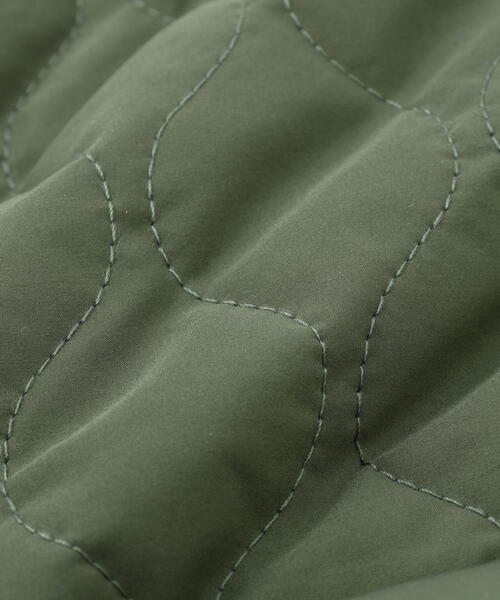 AVIREX(アヴィレックス)の「《直営店限定》QUILTING FUR STOLE/キルティング ファー ストール(マフラー・レディース・オリーブ系/ブラック・F)」の12枚目の写真