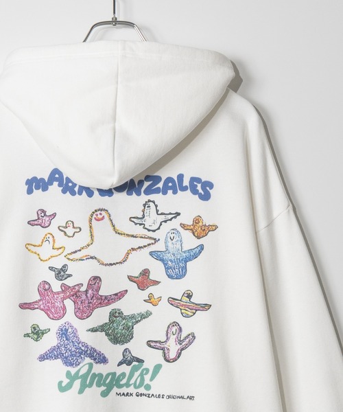 Mark Gonzales(マーク・ゴンザレス)の「【ba】JOHN'S CLOSET別注 〔MARK GONZALES ARTWORK COLLECTION / マーク ゴンザレス〕アソートアート フルジップパーカー(パーカー・メンズ・ホワイト系1/ホワイト系2/ブラック系2/ライトグレー系1/ブラック系1/ライトグレー系2・MEDIUM/LARGE)」の2枚目の写真