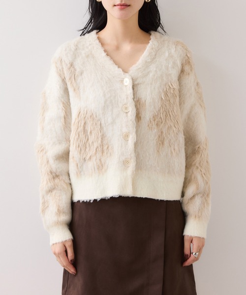 VIS（ビス）の「アート柄ジャガード起毛ニットカーディガン/イージーケア（カーディガン/ボレロ・レディース・オフホワイト/ライトグレー・FREE）」の15枚目の写真