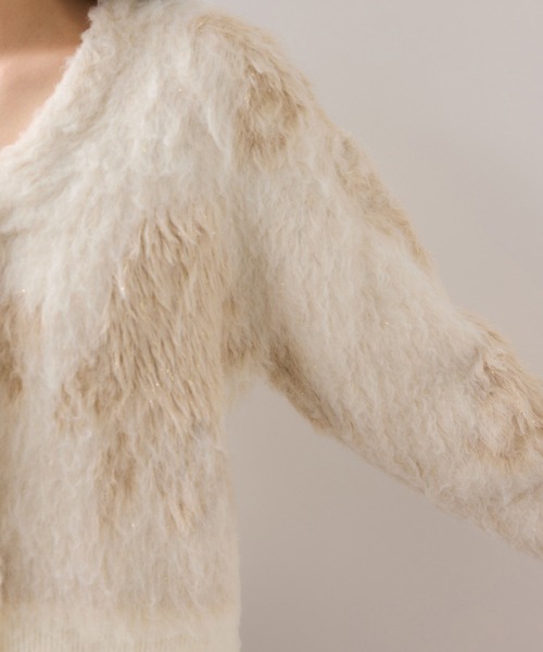 VIS（ビス）の「アート柄ジャガード起毛ニットカーディガン/イージーケア（カーディガン/ボレロ・レディース・オフホワイト/ライトグレー・FREE）」の19枚目の写真