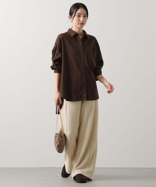 AULENTTI(オウレンティ)の「スエードチェーンミニポシェット(ショルダーバッグ・レディース・ベージュ/ブラウン・FREE)」の3枚目の写真