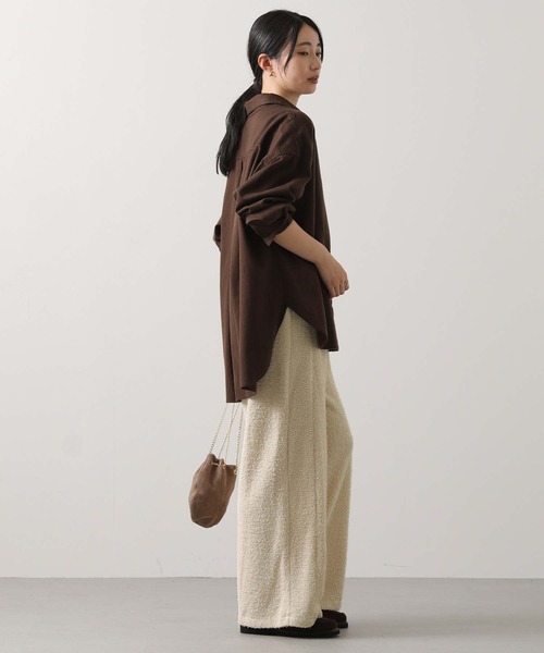 AULENTTI(オウレンティ)の「スエードチェーンミニポシェット(ショルダーバッグ・レディース・ベージュ/ブラウン・FREE)」の4枚目の写真