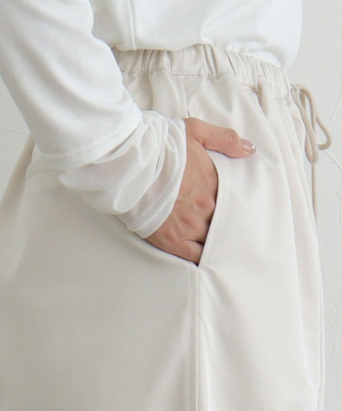 Pierrot（ピエロ）の「ギャザーツイルカーブパンツ（その他パンツ・レディース・キナリ/カーキ/ブラック・PM/TM/L/M）」の16枚目の写真