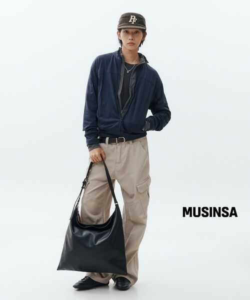MUSINSA STANDARD（ムシンサスタンダード）の「シンセティックレザー スラウチショルダーバッグ [ブラック]（ショルダーバッグ・メンズ・その他・FREE）」の11枚目の写真