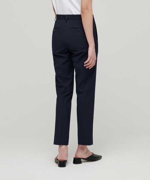 MUSINSA STANDARD WOMAN（ムシンサスタンダードウーマン）の「レディーススリムストレート隠しバンディングスラックス[ネイビー]（スラックス・レディース・その他・34/32/30/31/24/25/26/27/28/29）」の2枚目の写真