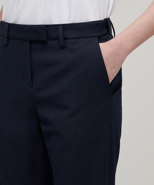 MUSINSA STANDARD WOMAN（ムシンサスタンダードウーマン）の「レディーススリムストレート隠しバンディングスラックス[ネイビー]（スラックス・レディース・その他・34/32/30/31/24/25/26/27/28/29）」の4枚目の写真